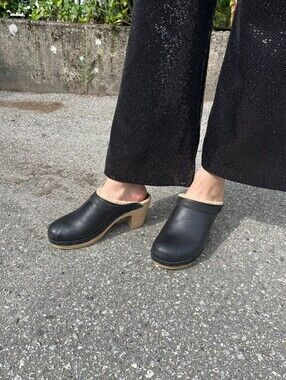 No. 6 Dakota Shearling Clog Mid Heel Ink Aviator